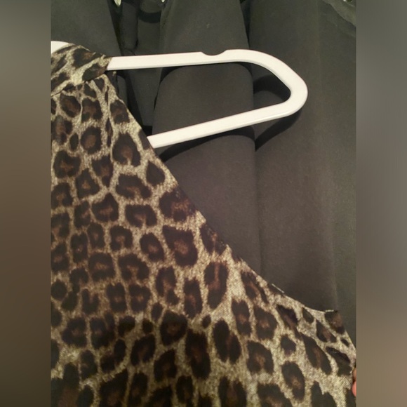 ENFOCUS STUDIO L stretch waist button neck cheetah top women’s lacey feel - Picture 11 of 15